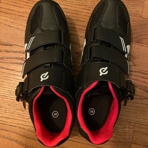 Peloton spin shoes size 39